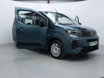 VAUXHALL Combo Life Electric 52kWh Design XL MPV 5dr Electric Auto (7.4kW Charger) (136 ps)