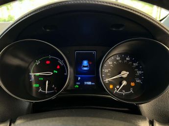 TOYOTA C-HR 1.8 C-HR-Dynamic HEV CVT 5dr