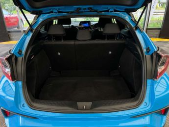 TOYOTA C-HR 1.8 C-HR-Dynamic HEV CVT 5dr