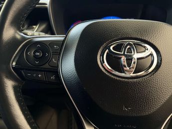 TOYOTA COROLLA 1.8 Corolla Icon Tech HEV CVT 5dr