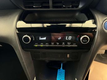 TOYOTA YARIS CROSS 1.5 Yaris Cross Design HEV Auto 5dr