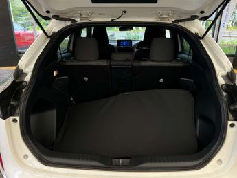 TOYOTA YARIS CROSS 1.5 Yaris Cross Design HEV Auto 5dr