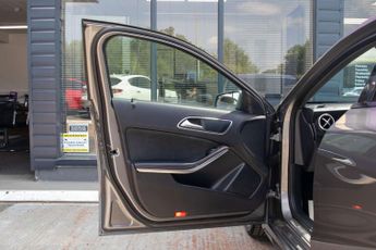 MERCEDES-BENZ A-CLASS 2.1 A 200 D AMG Line Auto 5dr