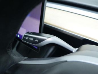 TESLA MODEL 3 Standard Range Plus Saloon 4dr Electric Auto RWD (241 bhp)