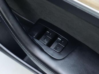 TESLA MODEL 3 Standard Range Plus Saloon 4dr Electric Auto RWD (241 bhp)