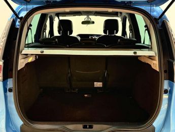 Renault SCENIC 1.5 Scenic Dynamique TomTom dCi Semi-Auto 5dr