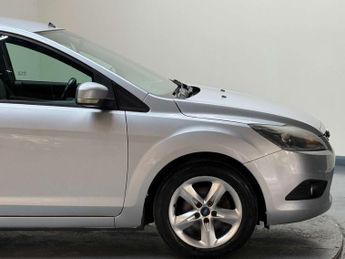 Ford FOCUS 1.6 Focus Zetec Auto 5dr