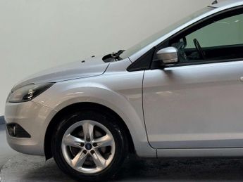 Ford FOCUS 1.6 Focus Zetec Auto 5dr