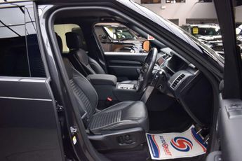 Land Rover Discovery 3.0 Discovery R-Dynamic HSE D MHEV Auto 4WD