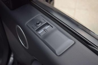 Land Rover Discovery 3.0 Discovery R-Dynamic HSE D MHEV Auto 4WD