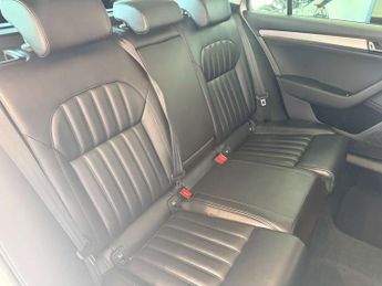 Skoda SUPERB 2.0 Superb SE L Executive TDI Semi-Auto 5dr