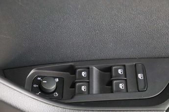 Skoda Karoq 1.6 TDI SE Technology SUV 5dr Diesel DSG Euro 6 (s/s) (115 ps)