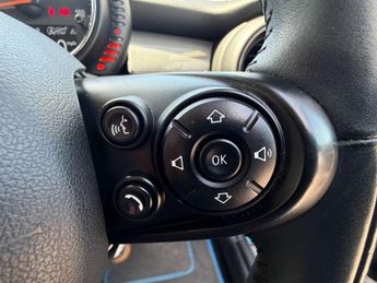 MINI HATCH 1.5 Cooper Auto 5dr