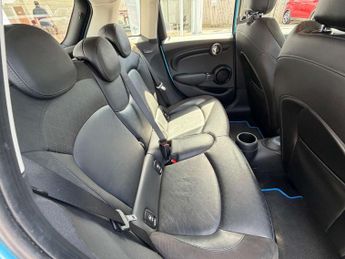 MINI HATCH 1.5 Cooper Auto 5dr