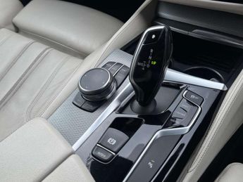 BMW 5 SERIES 2.0 520i M Sport Auto 4dr