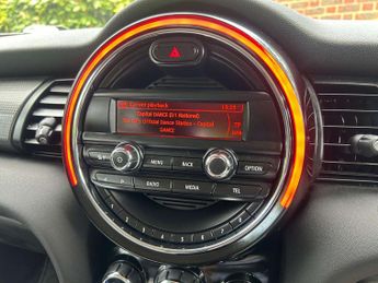 MINI HATCH 1.5 Cooper D Auto 3dr