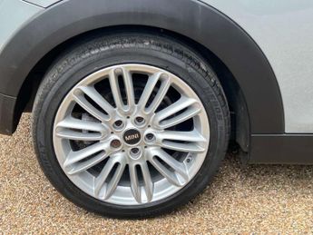 MINI HATCH 1.5 Cooper D Auto 3dr