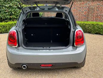 MINI HATCH 1.5 Cooper D Auto 3dr