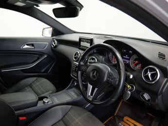 Mercedes-Benz A-CLASS 2.1 A200 Sport CDi Auto 5dr