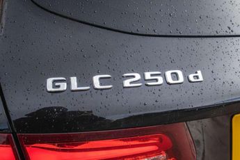 MERCEDES-BENZ GLC 2.1 GLC250d AMG Line (Premium Plus) SUV 5dr Diesel G-Tronic 4MAT