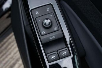 VOLKSWAGEN ID.4 Pure 52kWh Life SUV 5dr Electric Auto (148 ps)