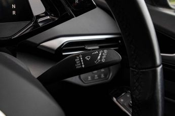 VOLKSWAGEN ID.4 Pure 52kWh Life SUV 5dr Electric Auto (148 ps)
