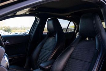 MERCEDES-BENZ 180 2.1 GLA220d AMG Line (Premium Plus) SUV 5dr Diesel 7G-DCT 4MATIC