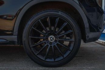 MERCEDES-BENZ 180 2.1 GLA220d AMG Line (Premium Plus) SUV 5dr Diesel 7G-DCT 4MATIC