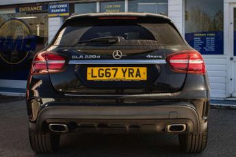 MERCEDES-BENZ 180 2.1 GLA220d AMG Line (Premium Plus) SUV 5dr Diesel 7G-DCT 4MATIC