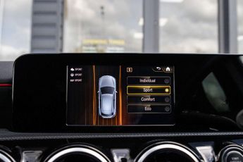 MERCEDES-BENZ A-CLASS 1.3 A180 AMG Line Hatchback 5dr Petrol 7G-DCT Euro 6 (s/s) (136 