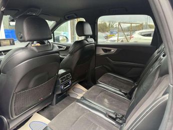 AUDI Q7 3.0 TDI V6 S line SUV 5dr Diesel Tiptronic quattro Euro 6 (s/s) 