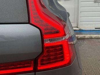 VOLVO XC60 2.0h T8 Twin Engine 10.4kWh R-Design SUV 5dr Petrol Plug-in Hybr