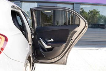 MERCEDES-BENZ A-CLASS 2.0 A 200 D AMG Line Executive Auto 5dr