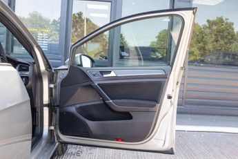 VOLKSWAGEN GOLF 1.4 Golf GTE Semi-Auto 5dr