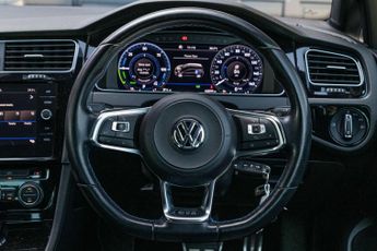 VOLKSWAGEN GOLF 1.4 Golf GTE Semi-Auto 5dr