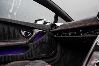 LAMBORGHINI HURACAN 5.2 Huracan Performante LP 640-4 Semi-Auto 4WD 2dr