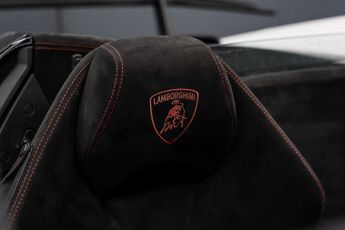 LAMBORGHINI HURACAN 5.2 Huracan Performante LP 640-4 Semi-Auto 4WD 2dr