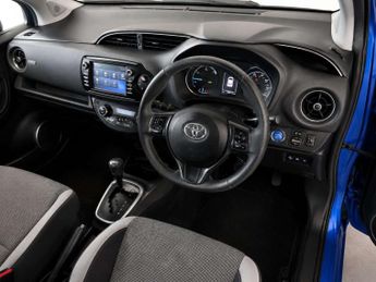 Toyota Yaris 1.5 VVT-h Y20 Bi-tone Hatchback 5dr Petrol Hybrid E-CVT Euro 6 (