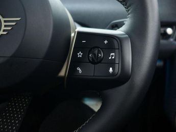 MINI Electric Cooper E 40.7kWh Classic Hatchback 3dr Electric Auto (184 ps)