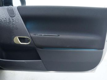 MINI Electric Cooper E 40.7kWh Classic Hatchback 3dr Electric Auto (184 ps)