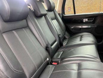 Land Rover RANGE ROVER SPORT 3.0 Range Rover Sport HSE Black SDV6 Auto 4WD 5dr