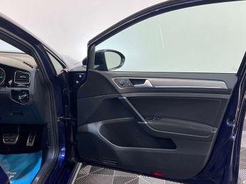 VOLKSWAGEN GOLF 2.0 Golf R-Line TDI Semi-Auto 5dr 2 KEYS + S/HISTORY + NEW MOT +