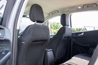 FORD KUGA 1.5 EcoBlue Zetec SUV 5dr Diesel Auto Euro 6 (s/s) (120 ps)