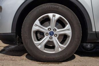 FORD KUGA 1.5 EcoBlue Zetec SUV 5dr Diesel Auto Euro 6 (s/s) (120 ps)