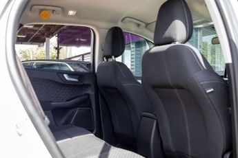 FORD KUGA 1.5 EcoBlue Zetec SUV 5dr Diesel Auto Euro 6 (s/s) (120 ps)
