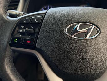 HYUNDAI TUCSON 2.0 Tucson SE Nav CRDi Auto 4WD 5dr