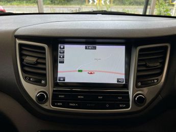 HYUNDAI TUCSON 2.0 Tucson SE Nav CRDi Auto 4WD 5dr
