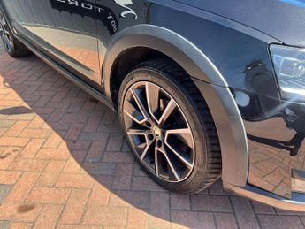 SKODA OCTAVIA 2.0 Octavia Scout TDI 4x4 Semi-Auto 4WD 5dr