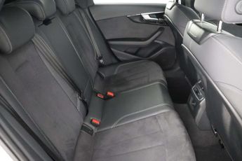 Audi A4 Avant 2.0 TFSI 35 Black Edition Estate 5dr Petrol S Tronic Euro 6 (s/s