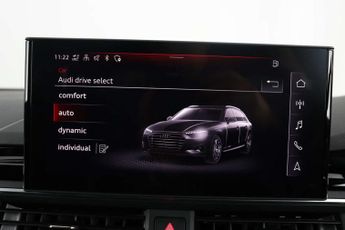 Audi A4 Avant 2.0 TFSI 35 Black Edition Estate 5dr Petrol S Tronic Euro 6 (s/s